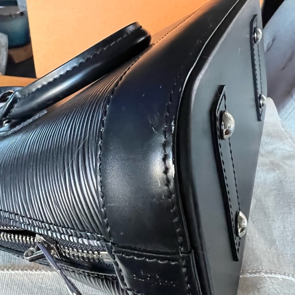 Louis Vuitton Alma bb black Epi - Picture 13 of 15